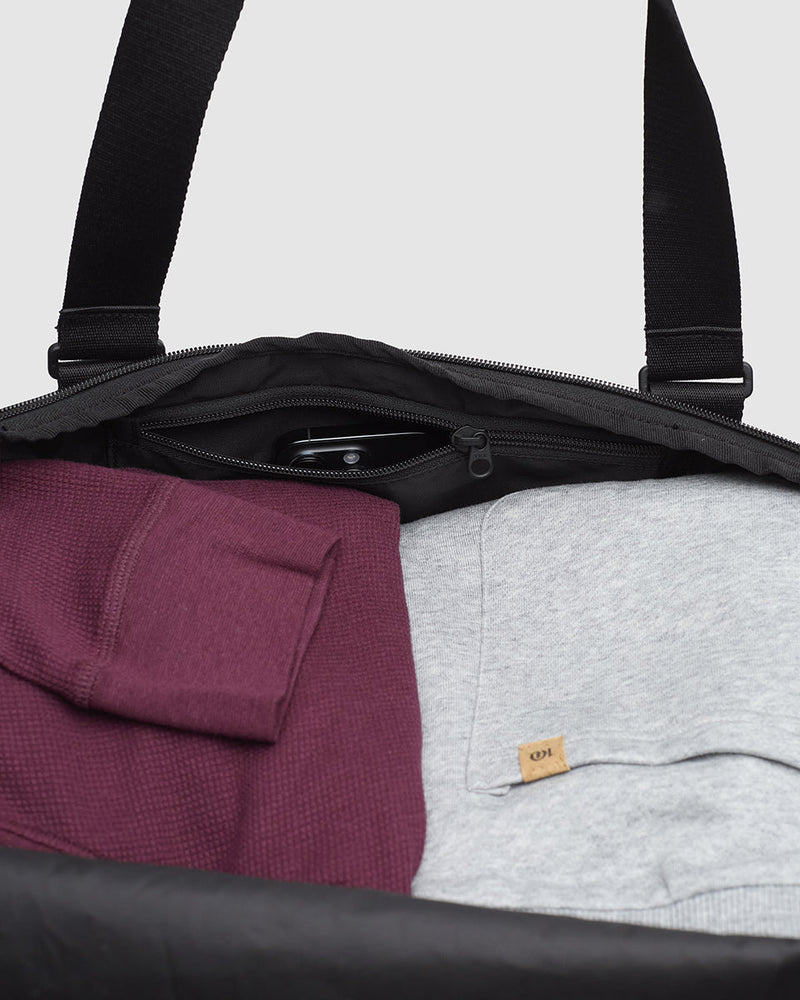 Black-Recycled-Polyester-Canvas-Duffle-Bag