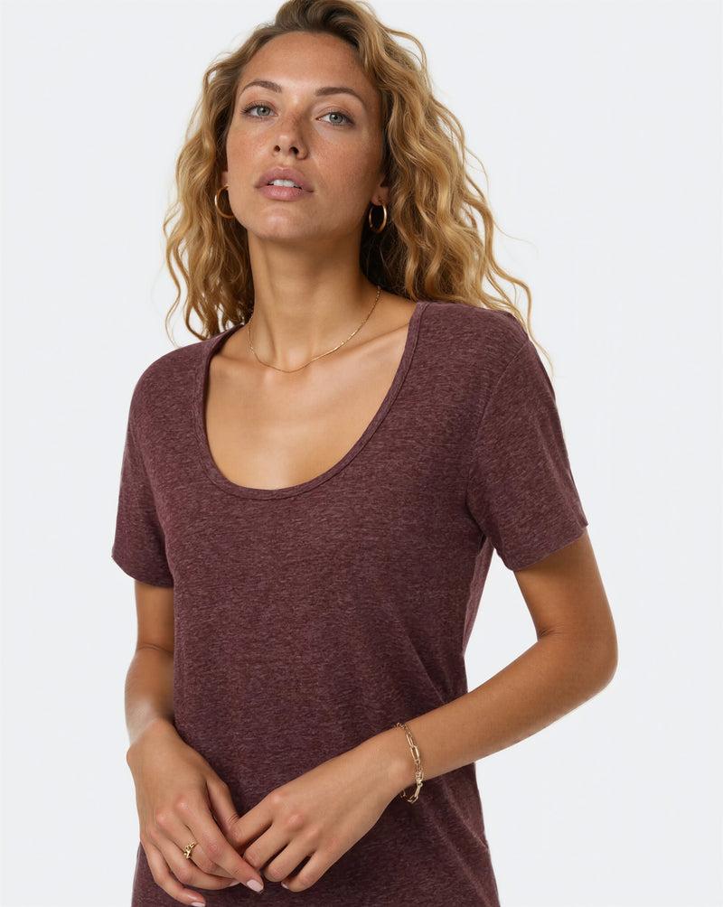 T-shirt en chanvre à encolure dégagée